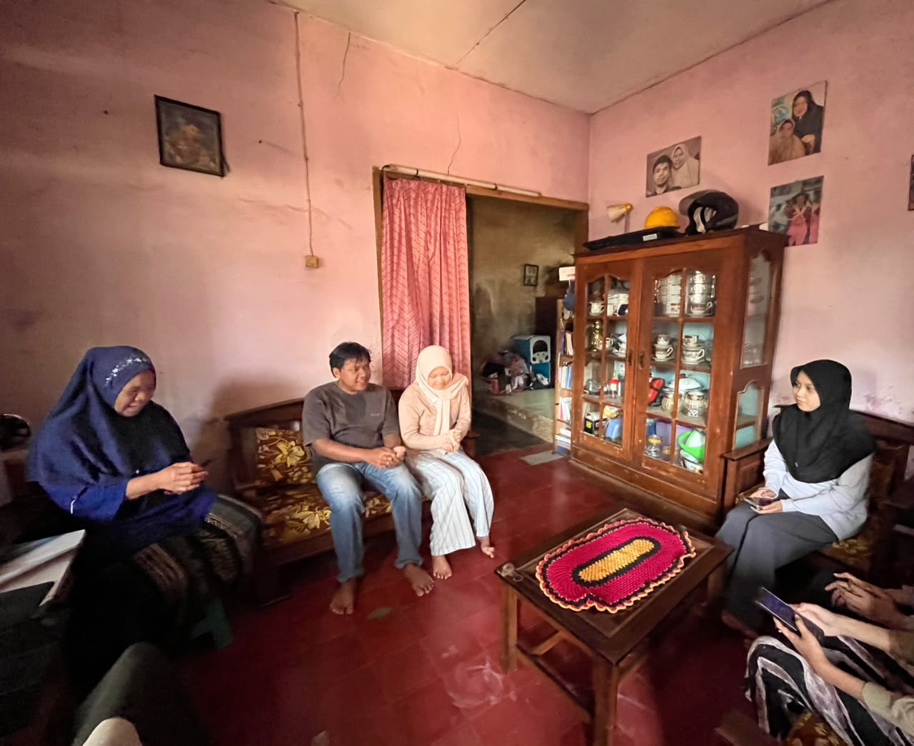 Diskusi dengan Ibu Majelis